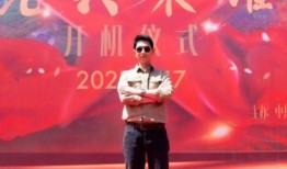 竇驍陳都靈最新爆料新聞,甜蜜互動引熱議，戀情曝光引關注