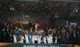 竇驍陳都靈最新爆料新聞,甜蜜互動引熱議，戀情曝光引關注